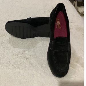 Munro Women Suede Penny Loafers size 8.5 Narrow